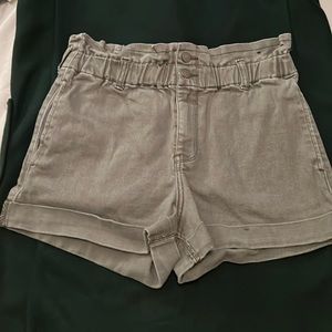 Hollister ultra high-rise paper bag mom shorts 3" size 9(w29)
